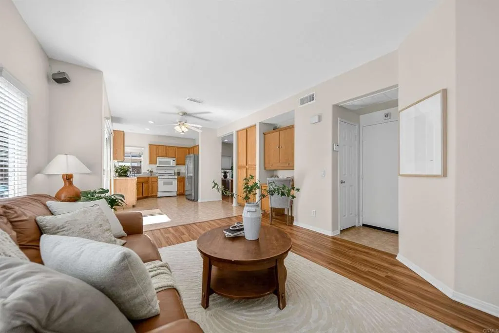 https://cdn.realtyfeed.com/cdn/127/306675599/2410d376423940cc40d862fb95c91877.webp