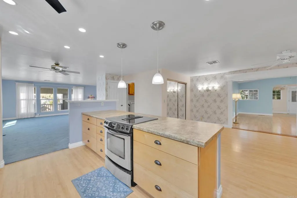 https://cdn.realtyfeed.com/cdn/127/306675618/144f3f0adb4cf5c90639989a82d7ac26.webp