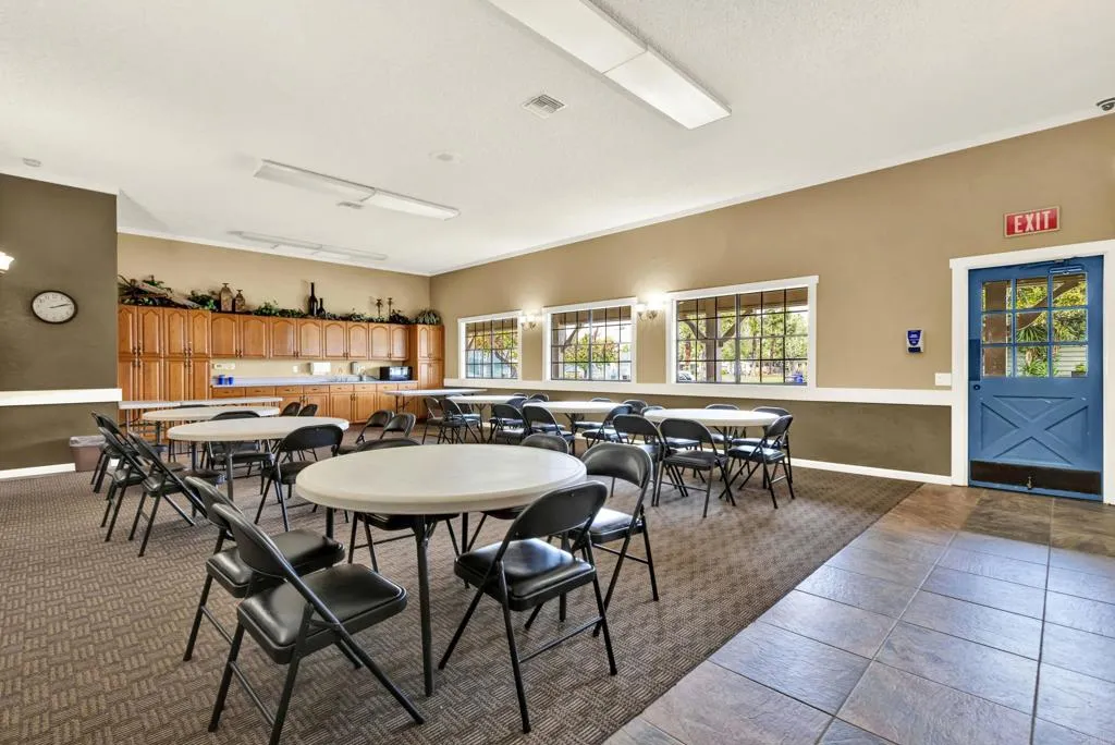 https://cdn.realtyfeed.com/cdn/127/306675618/6407e3b7361bed399d417ffd58204340.webp