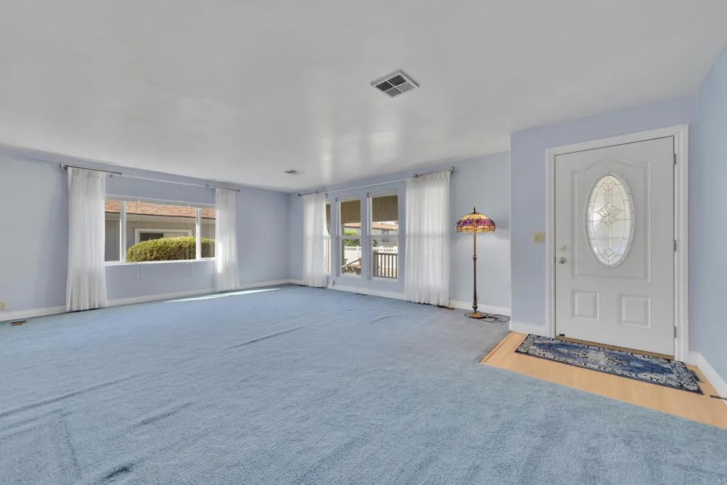 https://cdn.realtyfeed.com/cdn/127/306675618/e613c410511f8b11014a6421f84576ca.webp