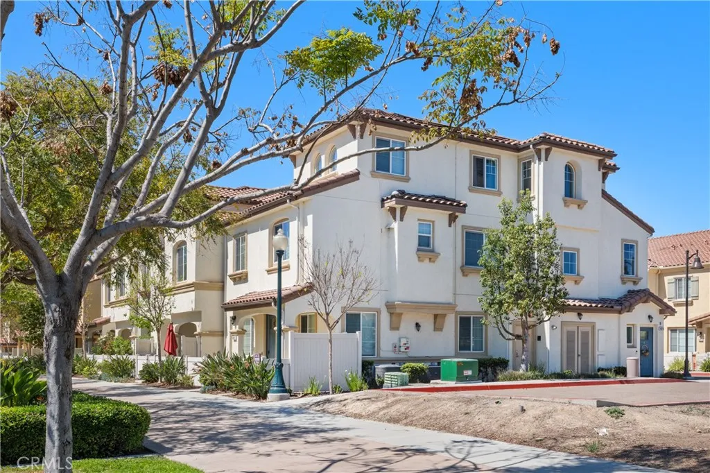 https://cdn.realtyfeed.com/cdn/127/306675665/33542f573820a2824f3edefc23a3adfb.webp