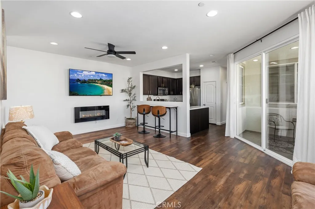 https://cdn.realtyfeed.com/cdn/127/306675665/cb62ec6ba4372d11d237abf796af7102.webp