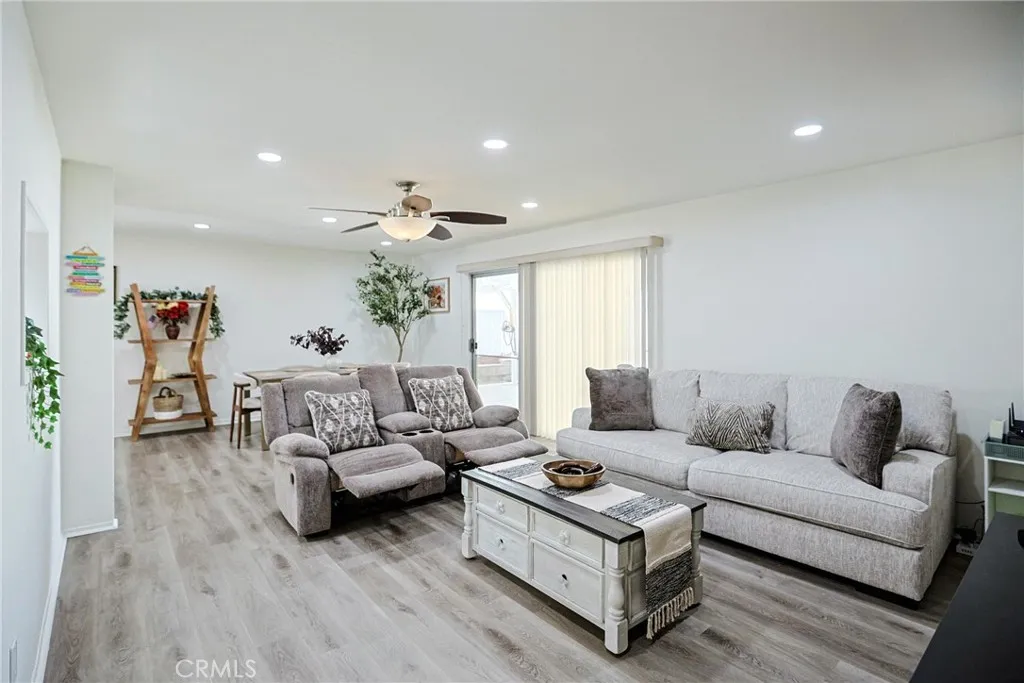 https://cdn.realtyfeed.com/cdn/127/306675698/243bb5b5fd79e32c821d7f006c49cb33.webp