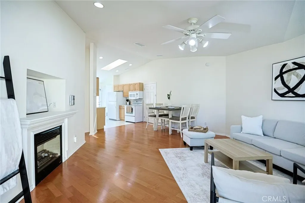 https://cdn.realtyfeed.com/cdn/127/306675698/827684b4f97c57ef0dedfd25dd05d5d4.webp