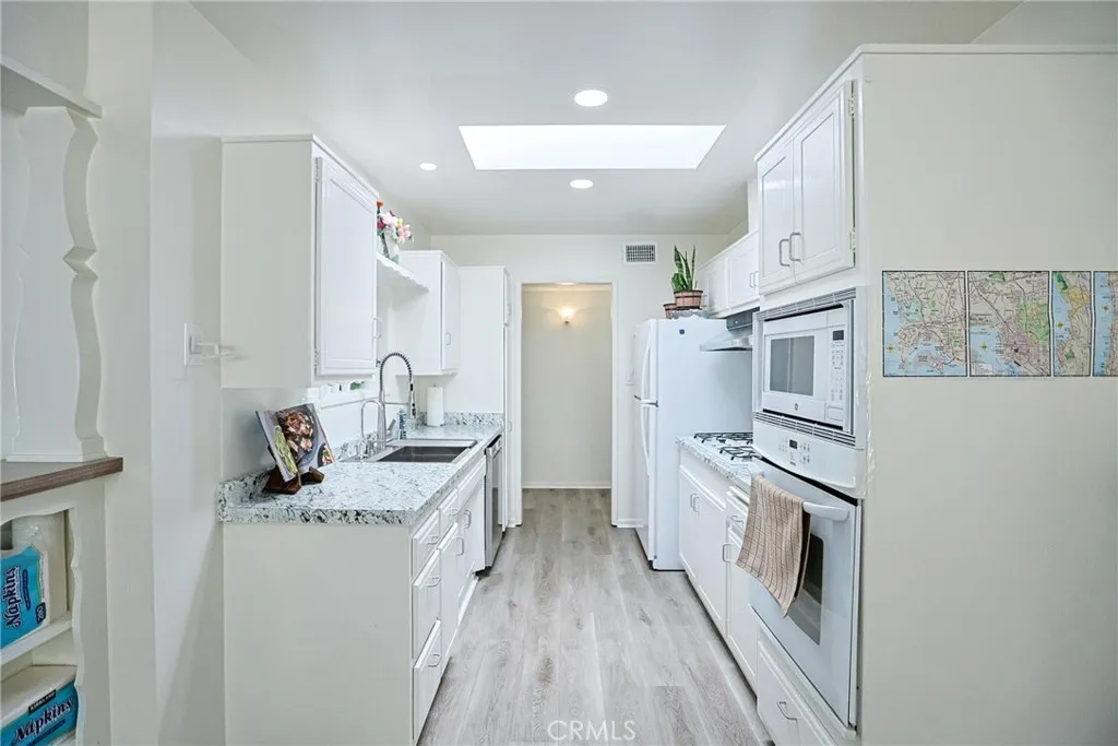 https://cdn.realtyfeed.com/cdn/127/306675698/8964a58c40d99e7e94acc9783b27bf78.webp