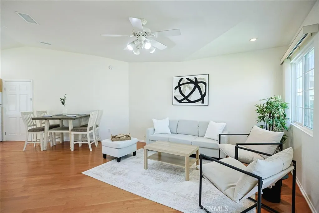 https://cdn.realtyfeed.com/cdn/127/306675698/ca18c07f141330bd4224e7f8073ff844.webp