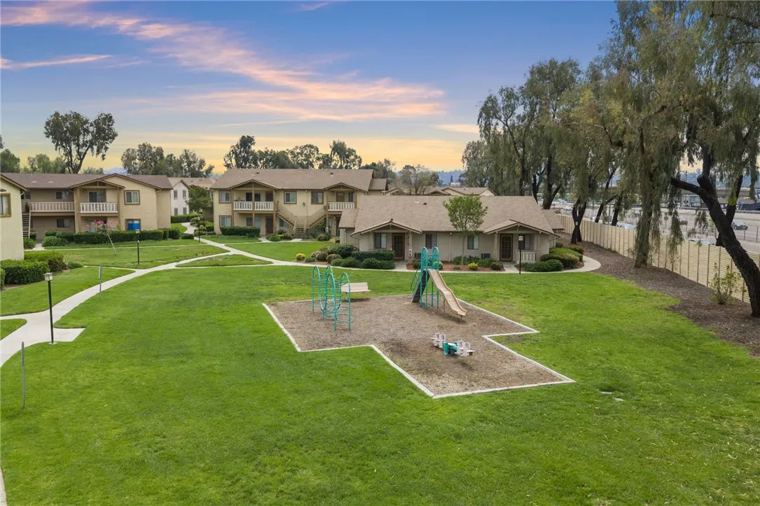 https://cdn.realtyfeed.com/cdn/127/306675730/74d35613f675cb458f80499ebef0aab5.webp
