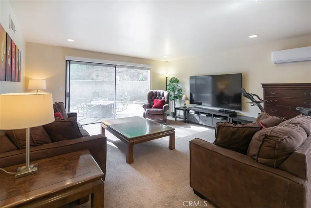 https://cdn.realtyfeed.com/cdn/127/306675839/2f90ba8a93980b20dfa30eeb49019241.webp