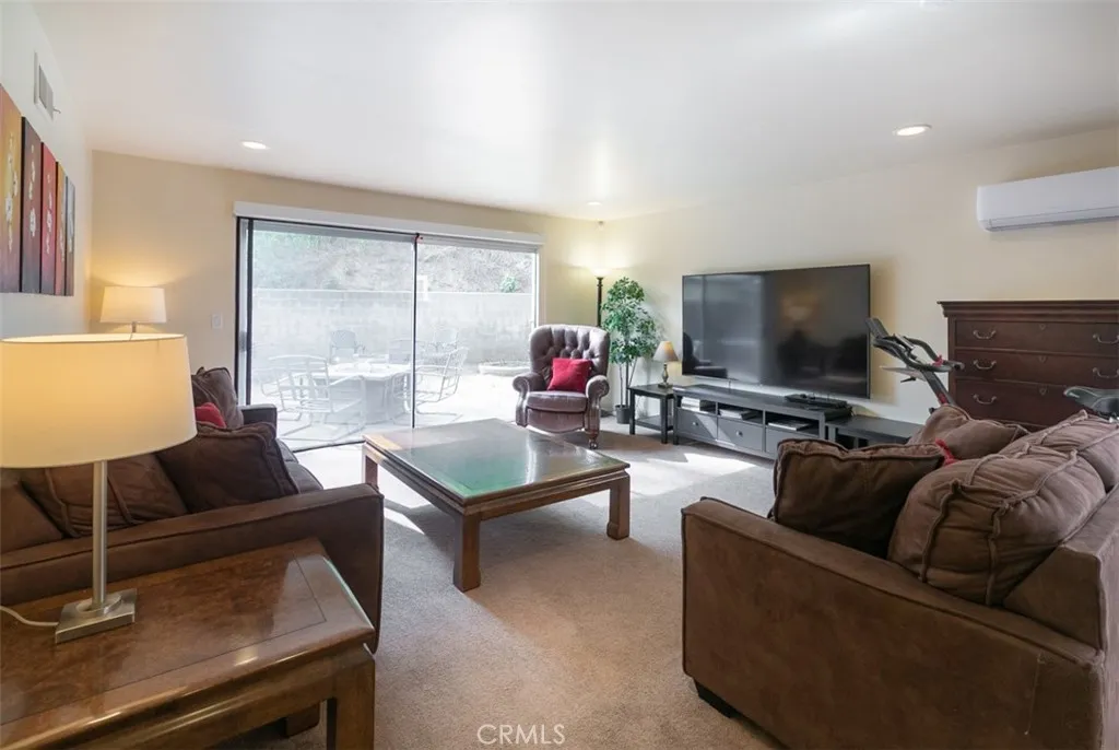 https://cdn.realtyfeed.com/cdn/127/306675839/3586edcbb6b22b17efda8f8339b300a8.webp