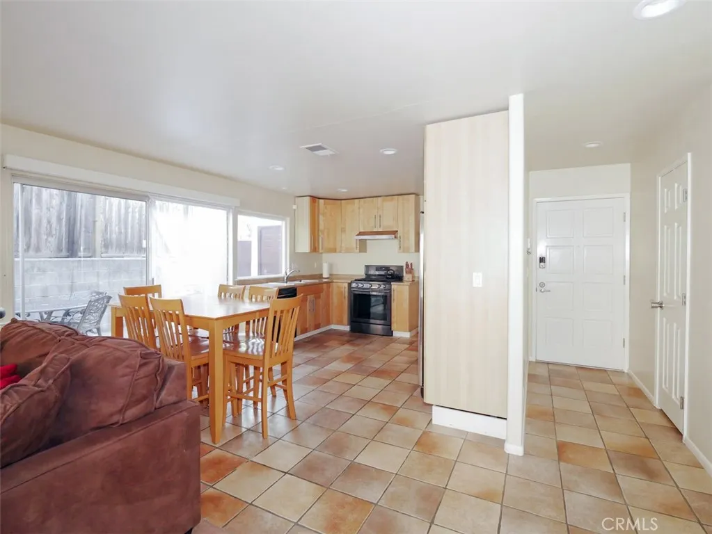 https://cdn.realtyfeed.com/cdn/127/306675839/5bdd5833d3a0b41427da165232c67b2f.webp