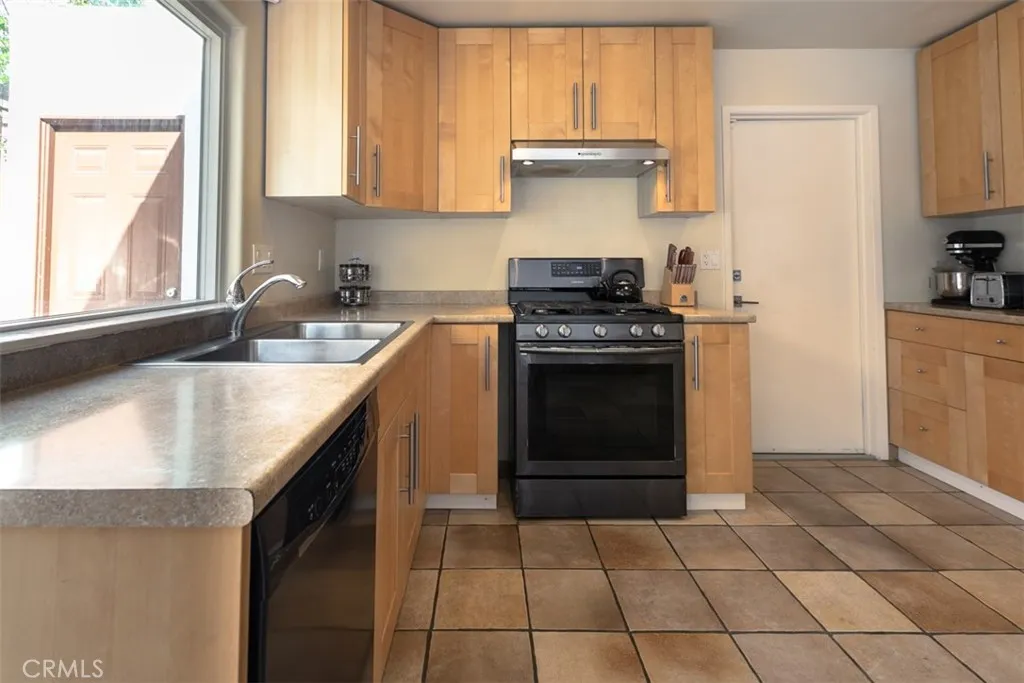 https://cdn.realtyfeed.com/cdn/127/306675839/85efc59c2f6da5e7614026447df1adfd.webp