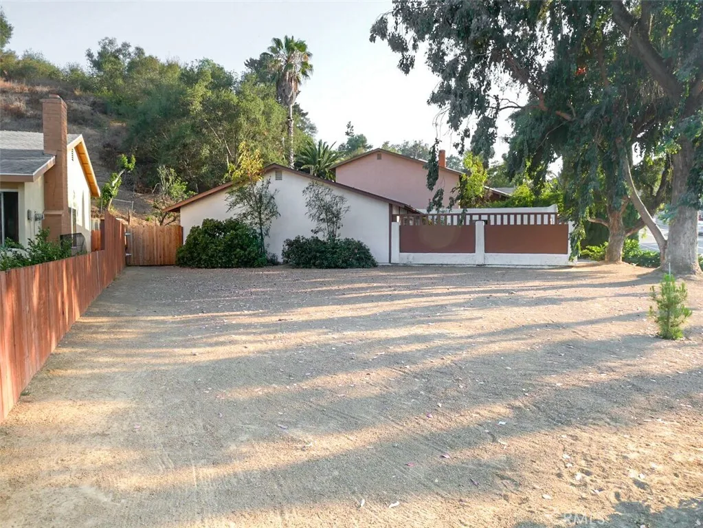 https://cdn.realtyfeed.com/cdn/127/306675839/a9ae49d6037ea325d93b49ceff07d2fc.webp