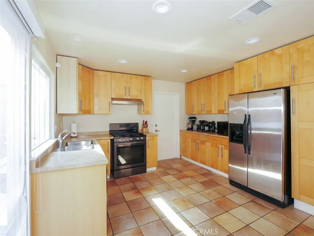 https://cdn.realtyfeed.com/cdn/127/306675839/b6c46b2cae9e0b9e54128328f2c17c82.webp