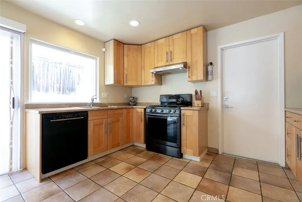 https://cdn.realtyfeed.com/cdn/127/306675839/e6123326b417f24de5300501c13c9db1.webp
