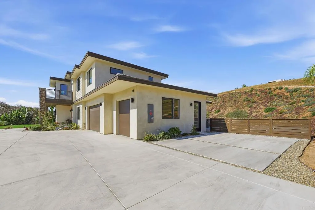 https://cdn.realtyfeed.com/cdn/127/306675862/52d4a5444acff1a7b9a78be4de914ca8.webp