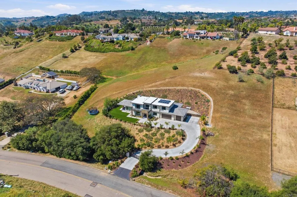 https://cdn.realtyfeed.com/cdn/127/306675862/62fd1b2ab1dcdb9cf00494129239efa4.webp