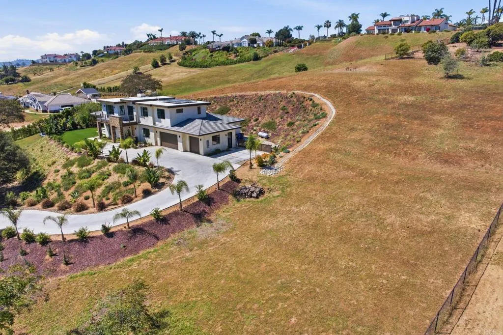 https://cdn.realtyfeed.com/cdn/127/306675862/84a93371fb15c33efa5e7c871d6b8222.webp