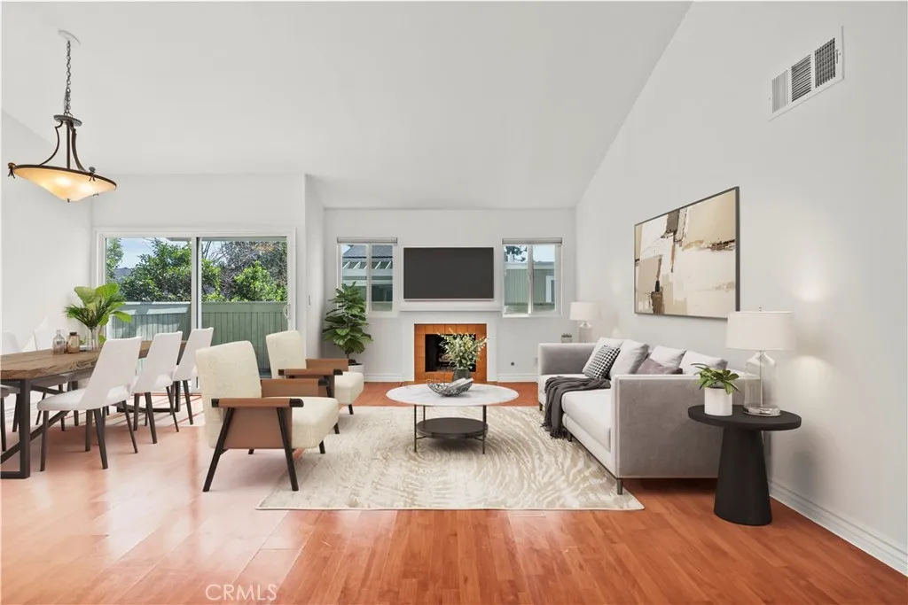 Woodland Hills, CA 91367