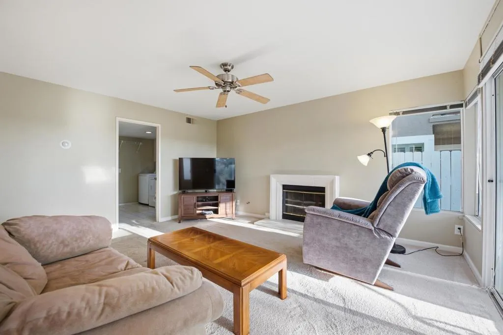 https://cdn.realtyfeed.com/cdn/127/306675922/8bfe396d8f8c28d1b128f1096b55ba32.webp