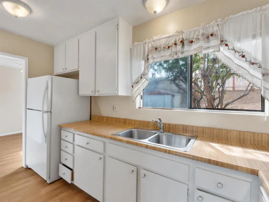 https://cdn.realtyfeed.com/cdn/127/306675942/da5dcee6527d461a0d9dd46574ba43a8.webp