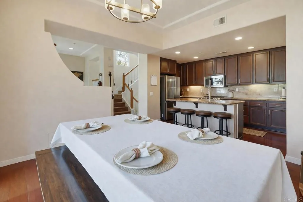 https://cdn.realtyfeed.com/cdn/127/306675948/30718d3ec0a23d8a5ee12f4ee2cc8ded.webp