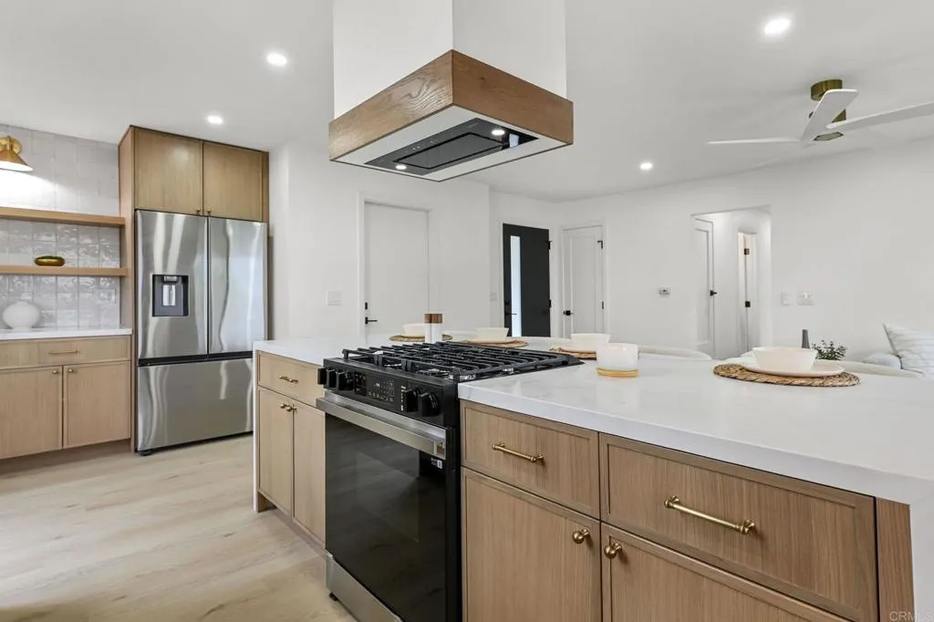 https://cdn.realtyfeed.com/cdn/127/306675975/3877bdbc6938bd362ee65ceb21a2dfcc.webp