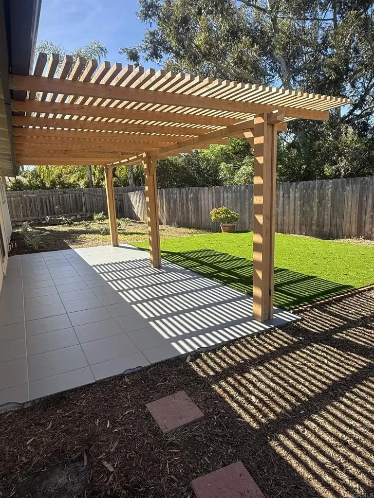 https://cdn.realtyfeed.com/cdn/127/306675978/06373a4bfd076472ab949a0b167ffadc.webp