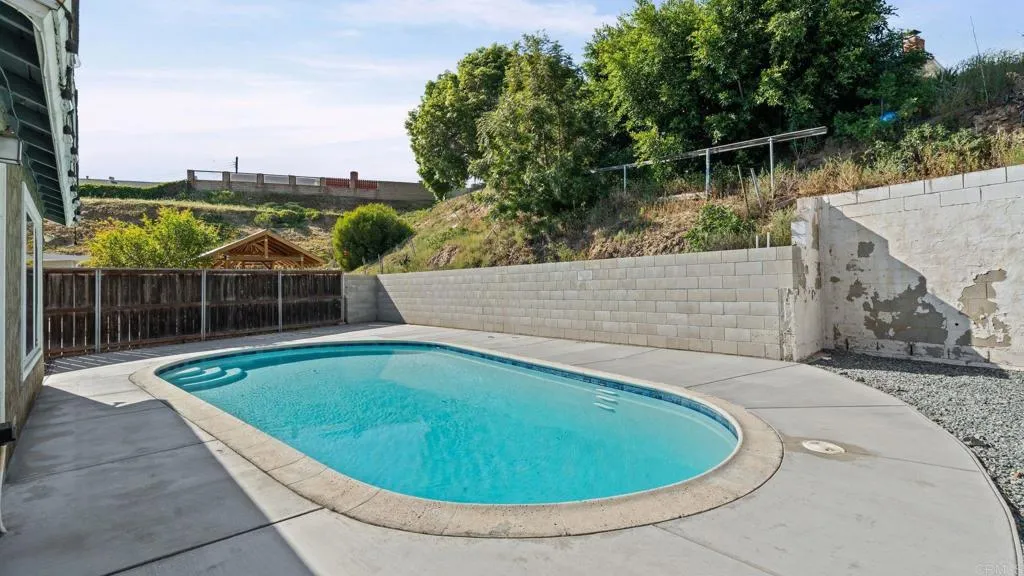 https://cdn.realtyfeed.com/cdn/127/306675987/78ec86630d6f381ee796e6e32be780c4.webp