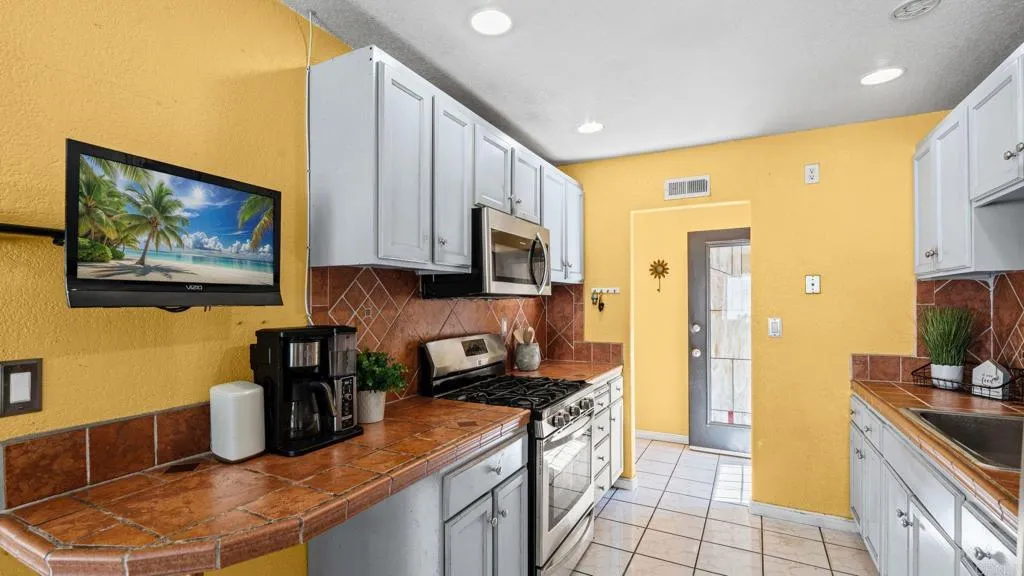 https://cdn.realtyfeed.com/cdn/127/306675987/871f26731b2e4f911d83b67749413a0e.webp