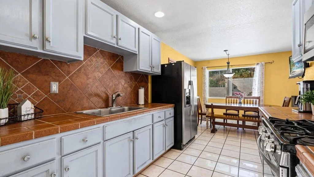 https://cdn.realtyfeed.com/cdn/127/306675987/a67774556c397586ad48f32ee70051c1.webp