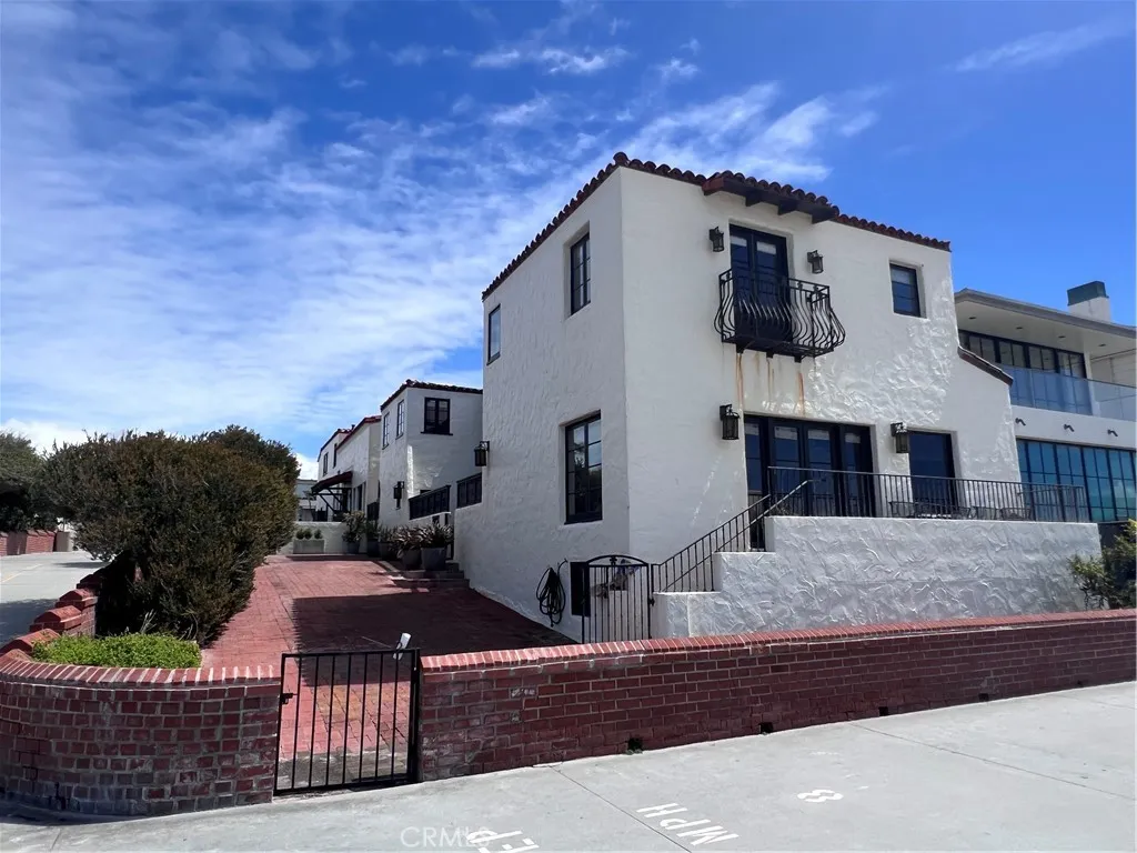 2444 The Strand, Hermosa Beach, CA 90254