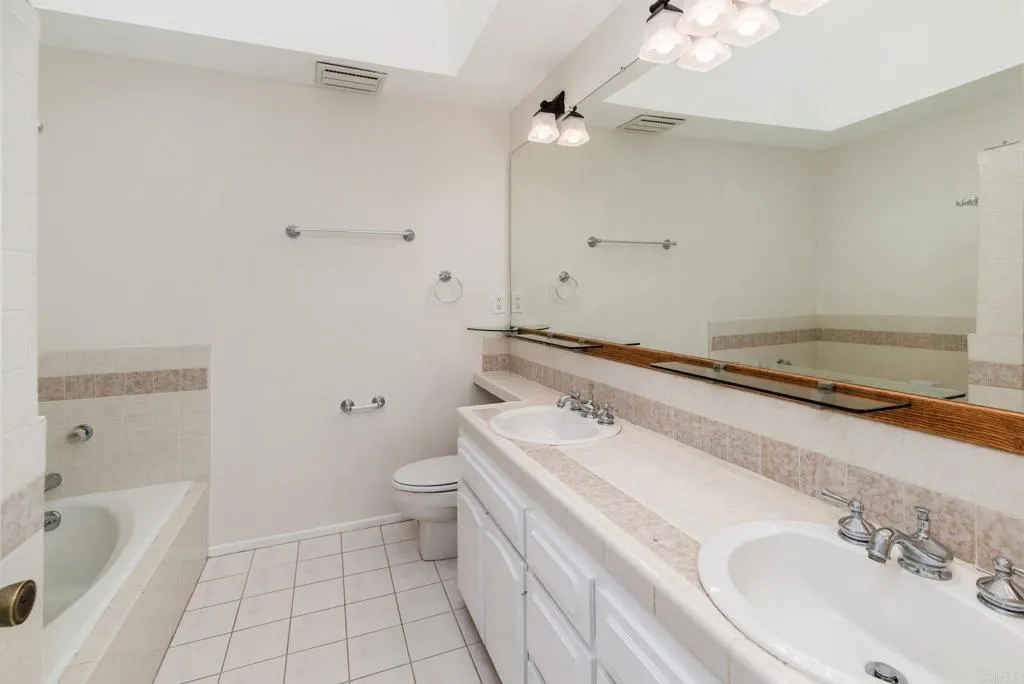 https://cdn.realtyfeed.com/cdn/127/306676031/7574de39c29f6a8973e6498cebc08d90.webp
