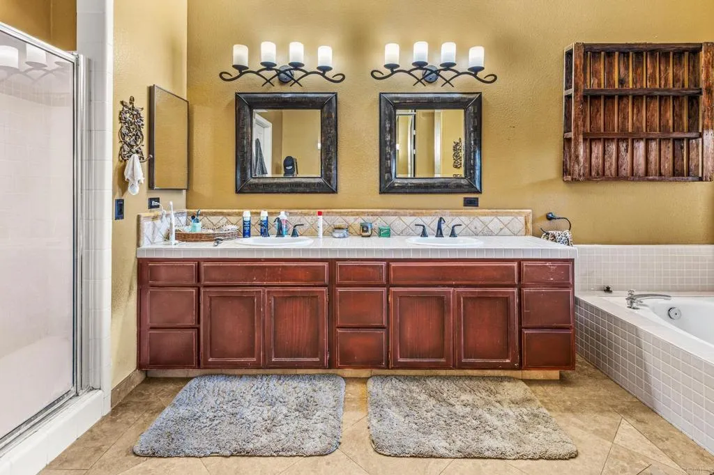 https://cdn.realtyfeed.com/cdn/127/306676035/0430d938d7c86bdc104a0cd49daf0241.webp