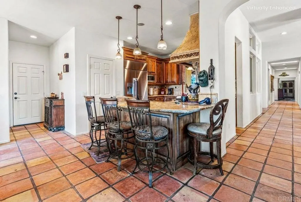 https://cdn.realtyfeed.com/cdn/127/306676035/1463bfa81e3fda28414fd887618a12a1.webp