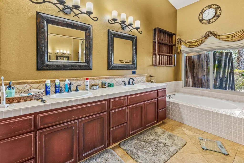 https://cdn.realtyfeed.com/cdn/127/306676035/f4aeb52f67b0c611ab7fa006064c3292.webp