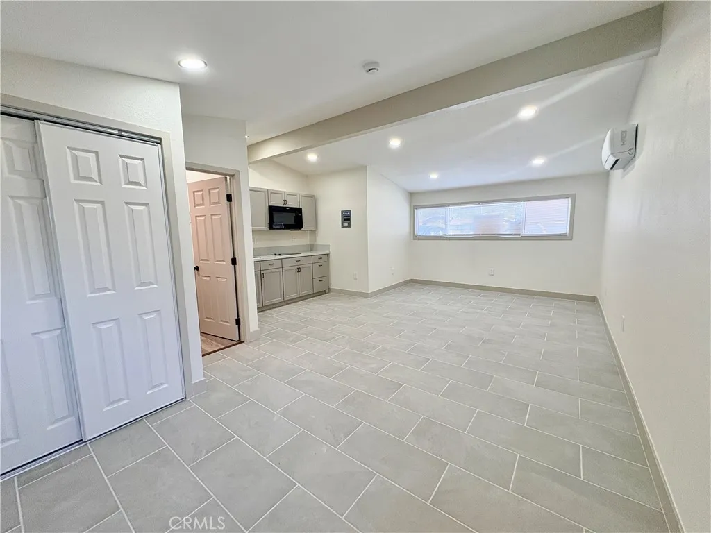 Montclair, CA 91786