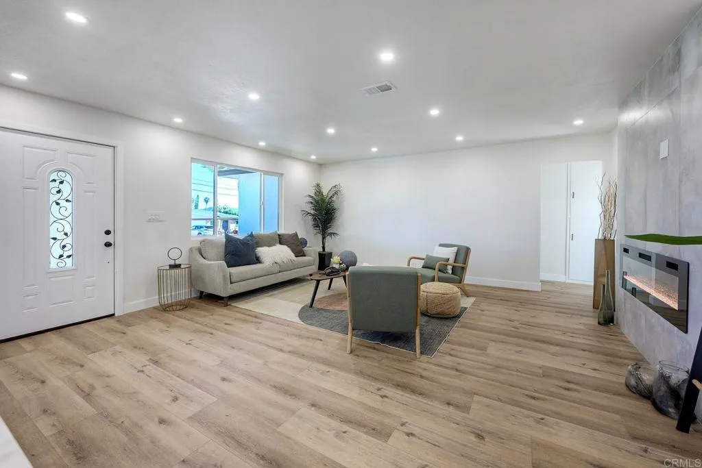 https://cdn.realtyfeed.com/cdn/127/306676104/8ca55ad91b400cded221a0991ded9c32.webp