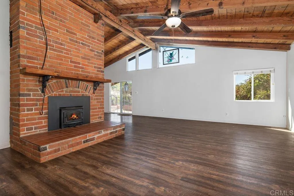 https://cdn.realtyfeed.com/cdn/127/306676152/2f1a7d5e856e8e52c4d823bef7813b88.webp