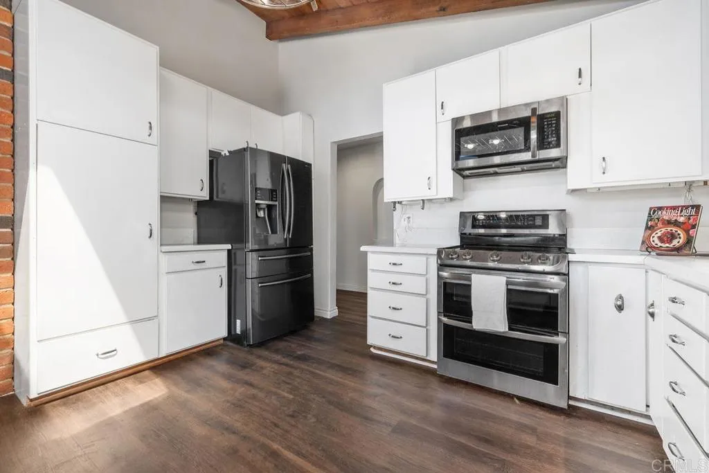 https://cdn.realtyfeed.com/cdn/127/306676152/d22d4f48833c2486989780f5432fbf54.webp