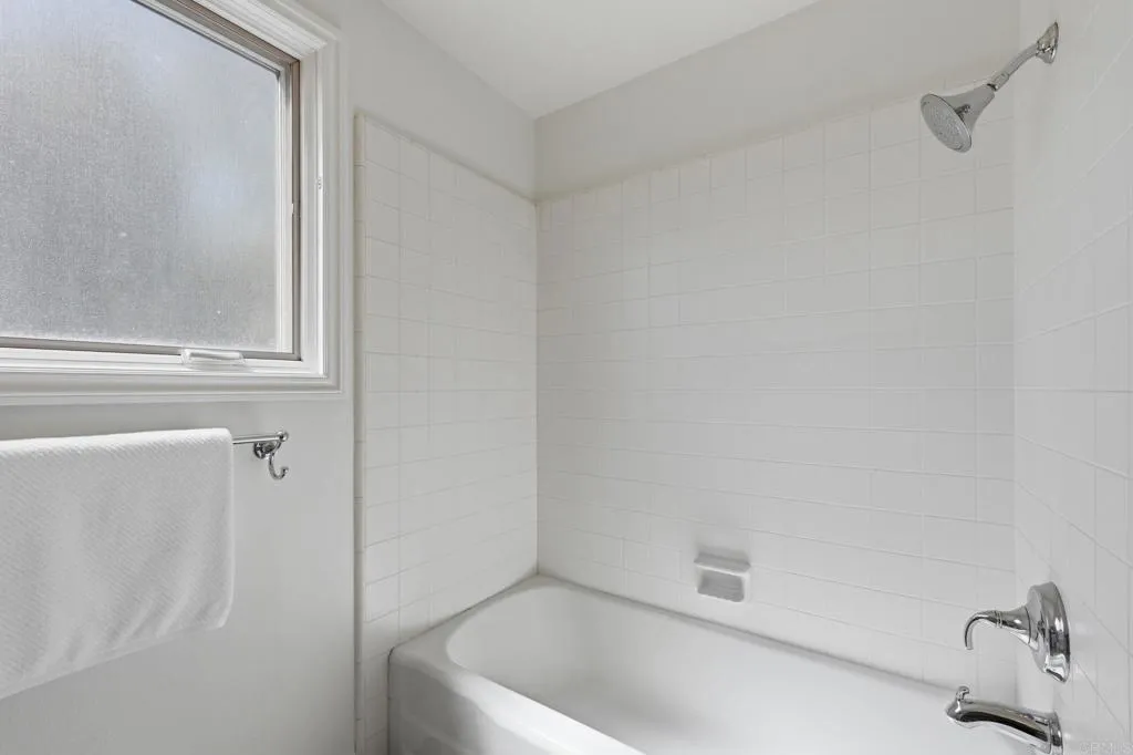https://cdn.realtyfeed.com/cdn/127/306676170/389e1780580379f614b55e27303346df.webp