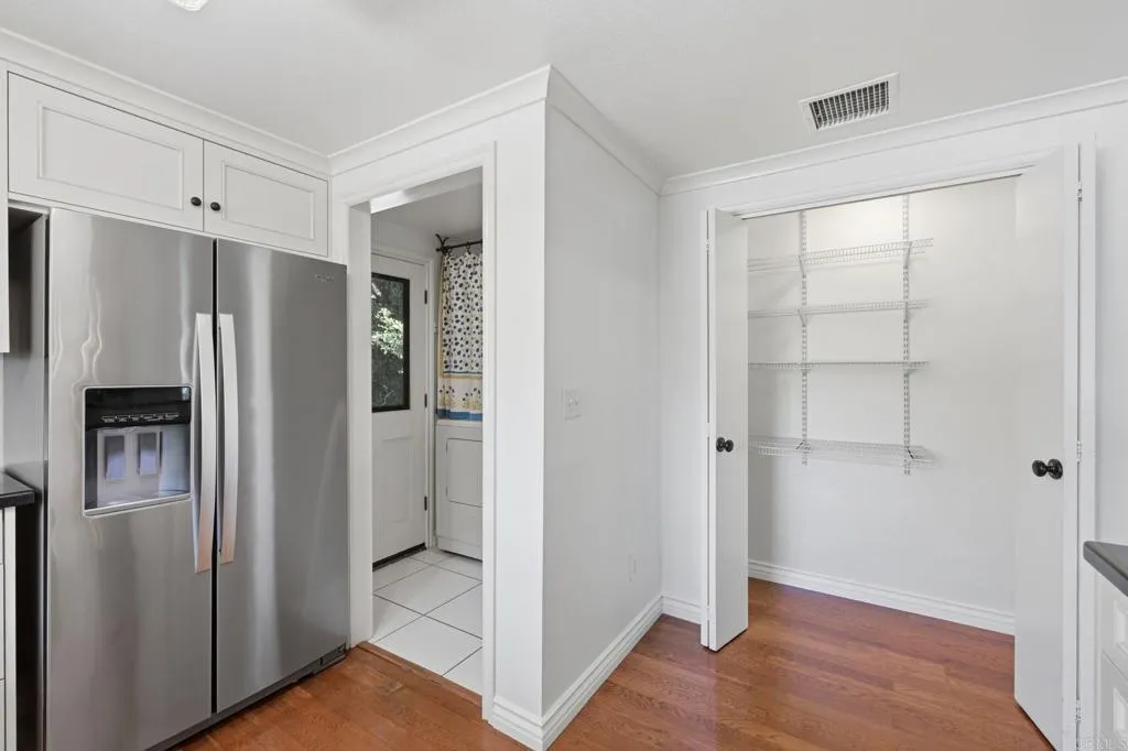 https://cdn.realtyfeed.com/cdn/127/306676170/8c42cefdf27b1260eb9311cf7438f817.webp