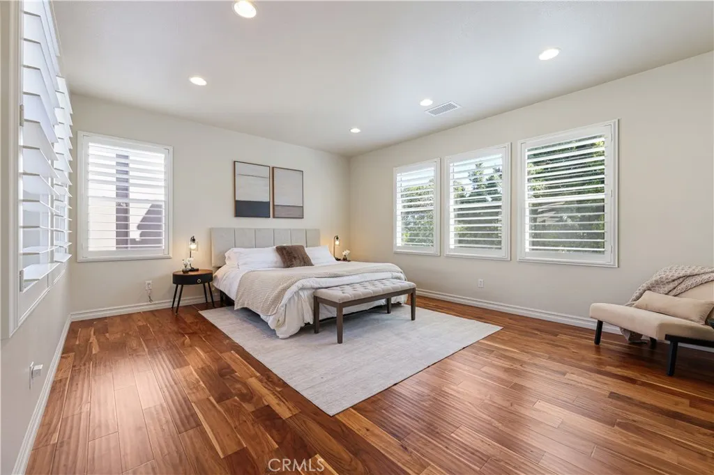 https://cdn.realtyfeed.com/cdn/127/306676171/b5137f0a24fb864451364f7ce6726f65.webp