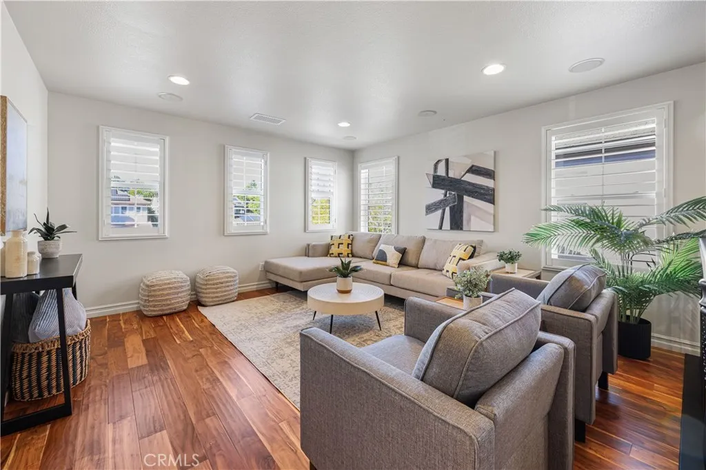 https://cdn.realtyfeed.com/cdn/127/306676171/ea298a76326d36d9c30f0510c328ffa2.webp