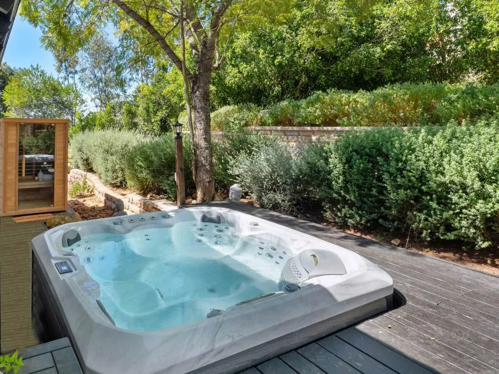 https://cdn.realtyfeed.com/cdn/127/306676172/2f3d9daadb4e73f7da17cd8e72389ccd.webp