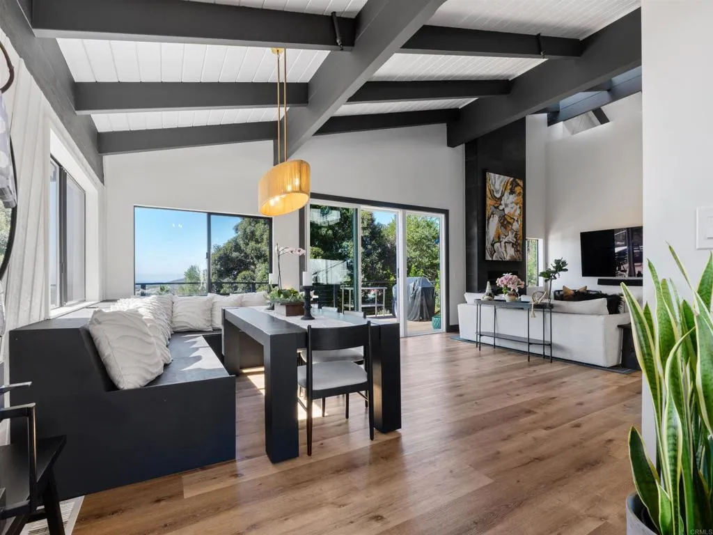 https://cdn.realtyfeed.com/cdn/127/306676172/743b13f54160ef972c1f4b8fe140e1d4.webp