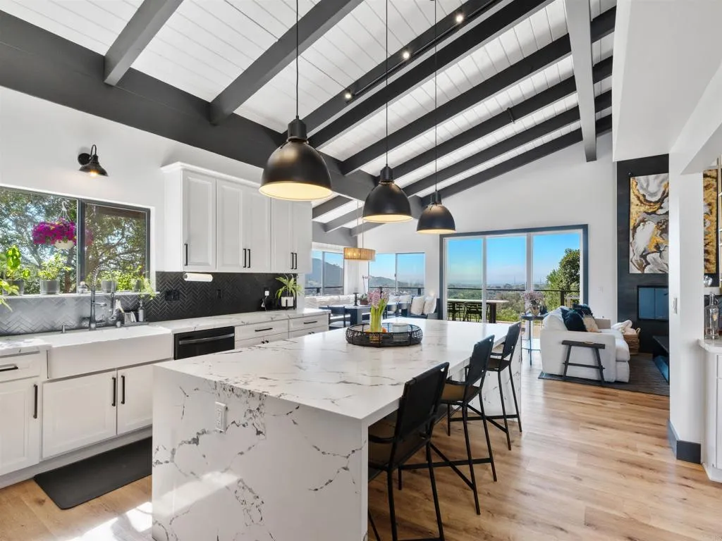 https://cdn.realtyfeed.com/cdn/127/306676172/8566d7da915e4d59966e2104f66d3cf6.webp