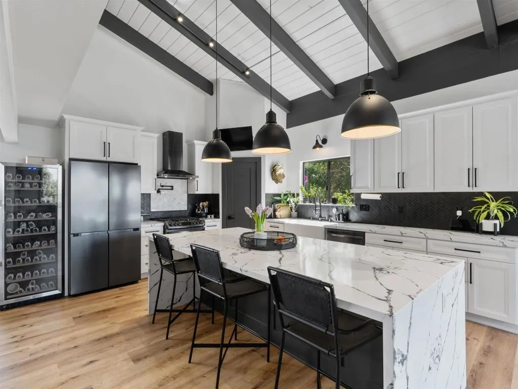 https://cdn.realtyfeed.com/cdn/127/306676172/e45cbedd2b4190d844be69ce9e67bdd1.webp