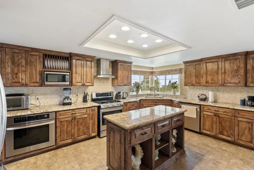 https://cdn.realtyfeed.com/cdn/127/306676194/fb4b64594335d8eae92b0ec485b38fea.webp