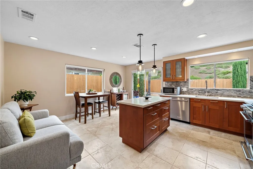 https://cdn.realtyfeed.com/cdn/127/306676302/b34c1f0c33488503e034551b94bd3084.webp