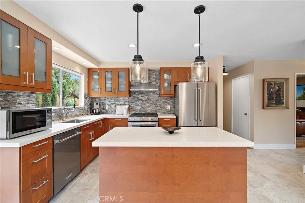 https://cdn.realtyfeed.com/cdn/127/306676302/bff1854dd608f29bf912ea8e1e410b00.webp